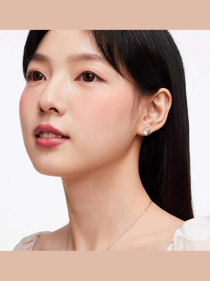 KADER Simple Butterfly Stud Earrings
