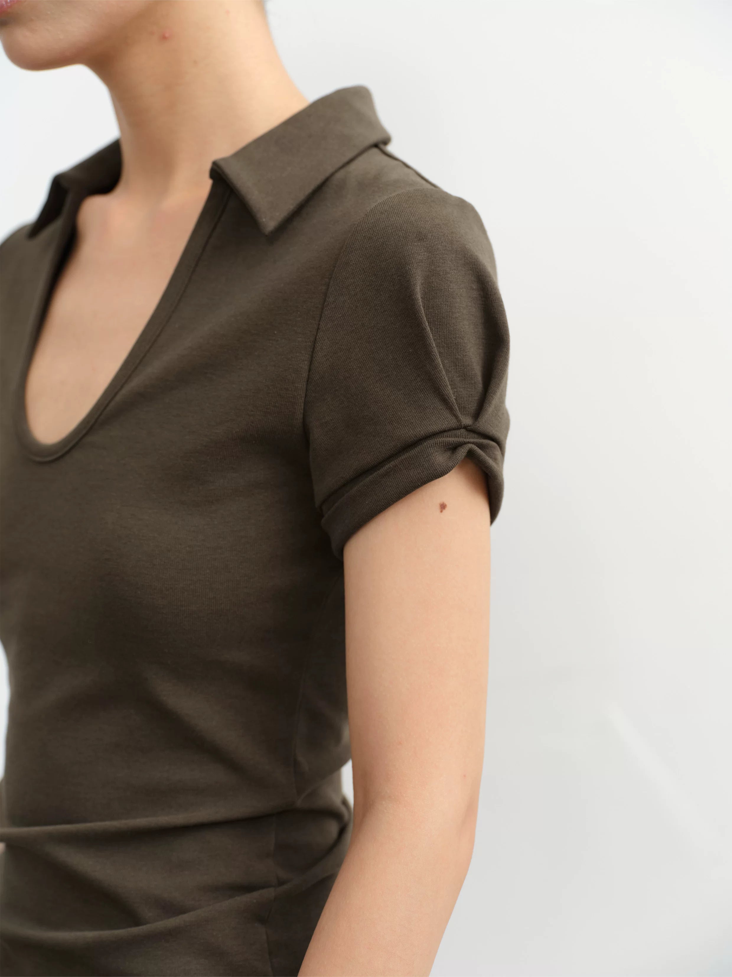 LINY LIBERTY Polo Collar Knitted Slim Fit and Thin Tee