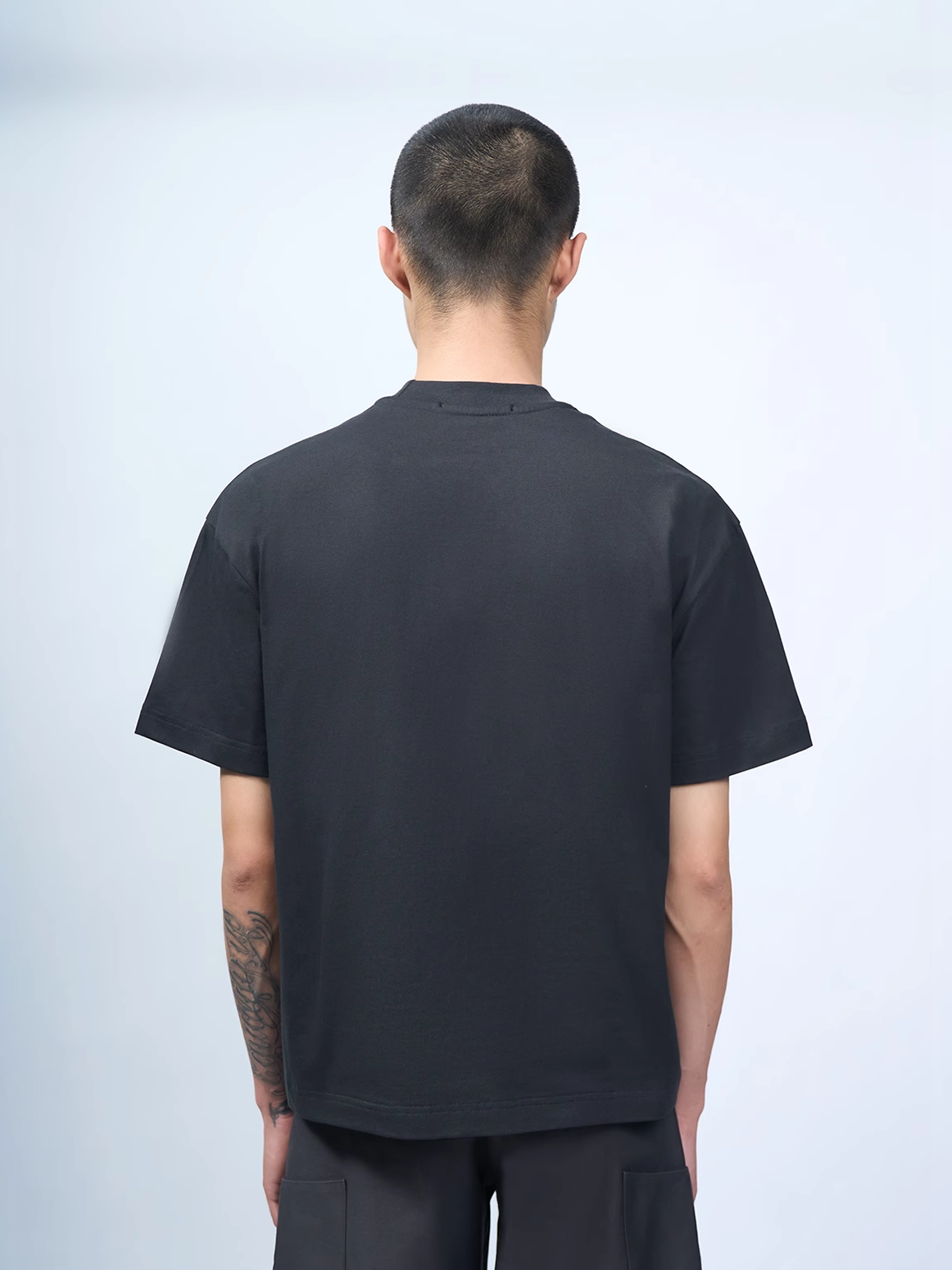 ETHEREAL PRODUCTION Neutral Small Neckline Short and Wide Cut Tee