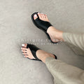 CHILIGIRL Cuff-toed Holiday Sandals