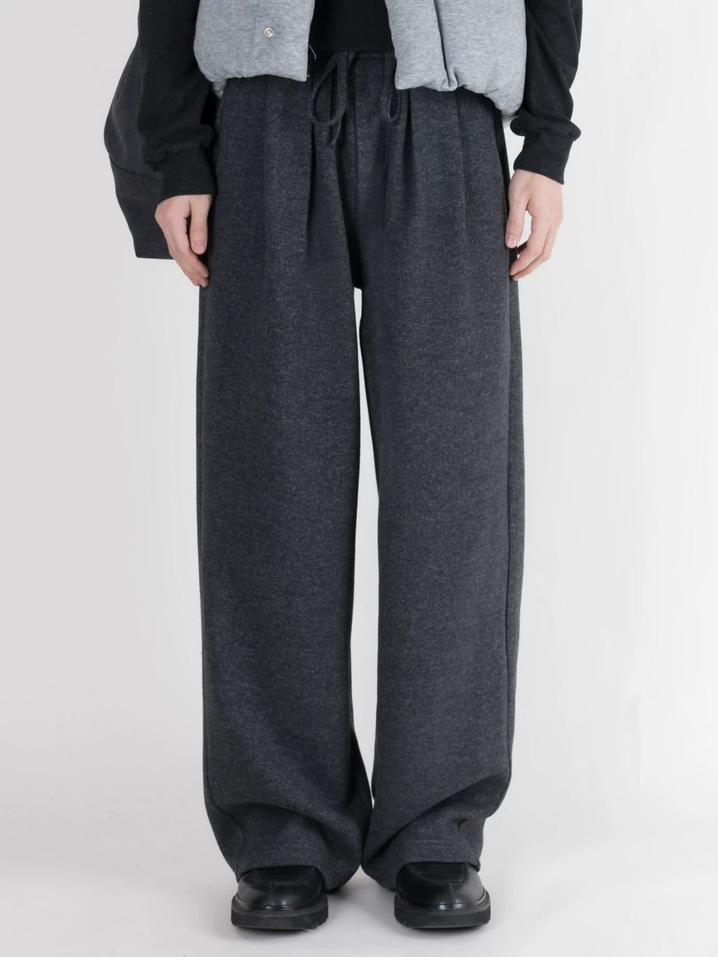 PERDU Cashmere Wool Lyocell Blend Silhouette Knitted Sweatpants