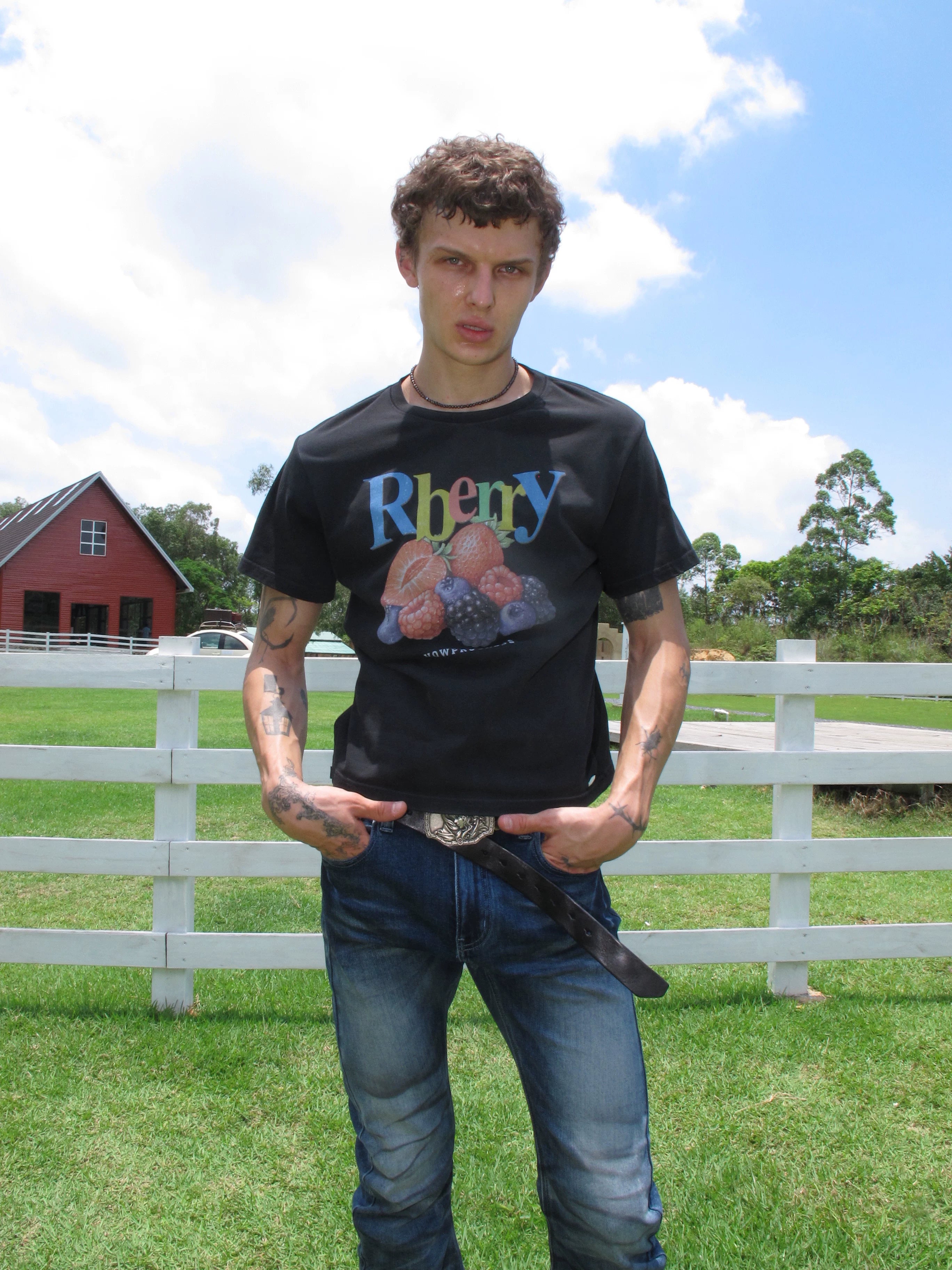 VOWPROGRESS Crew Neck Front Shoulder Slim Tee