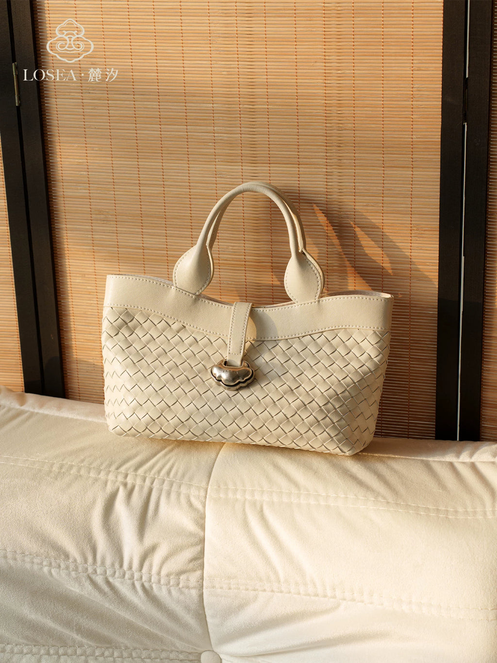LOSEA Hand-woven Messenger Bag
