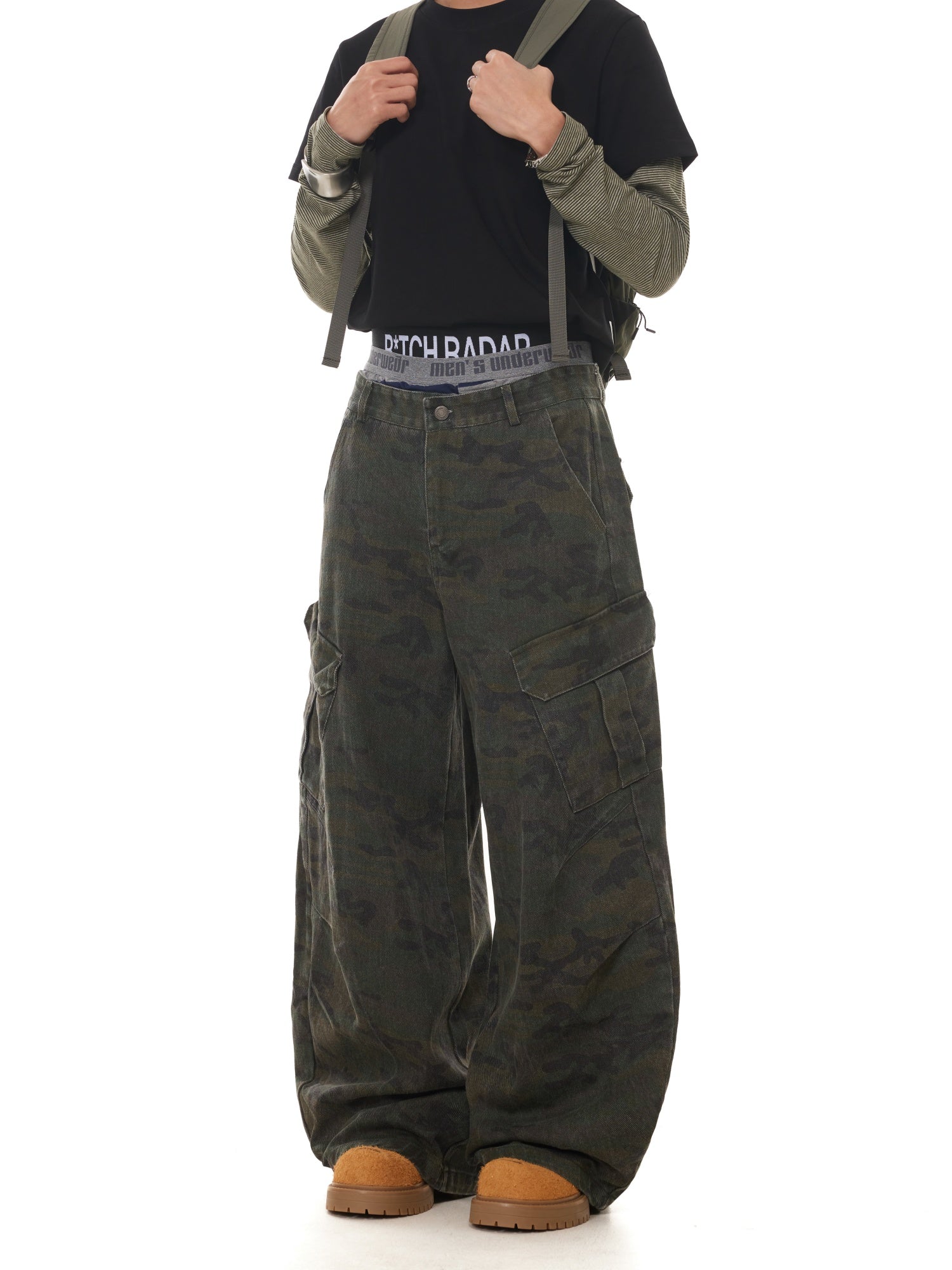BTSG multi-pocket camouflage scimitar jeans