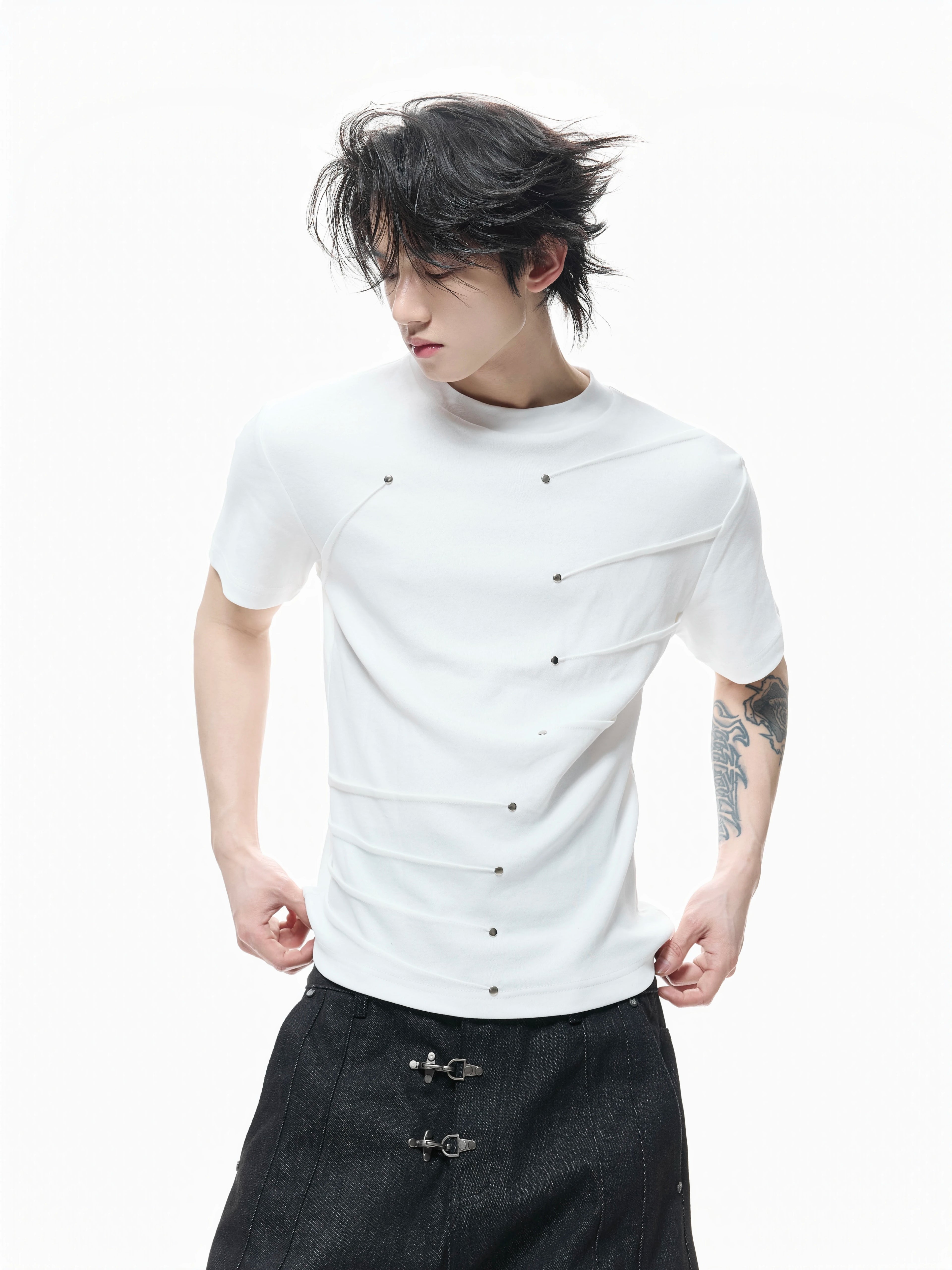 ArguECulturE Rivet Round Neck Straight Shoulder Slim Tee