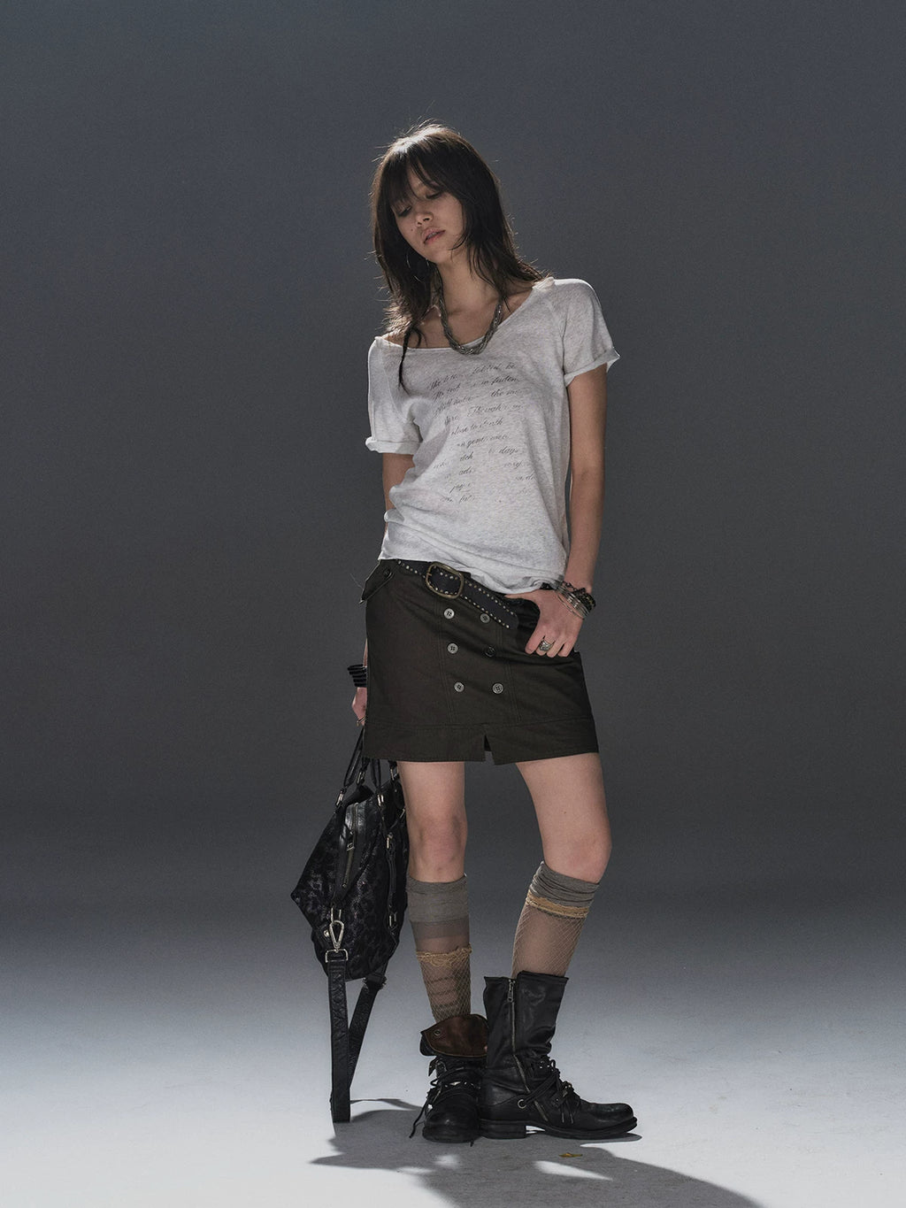 WearAndtear Light Large Round Neck Shoulder Plunger Tee