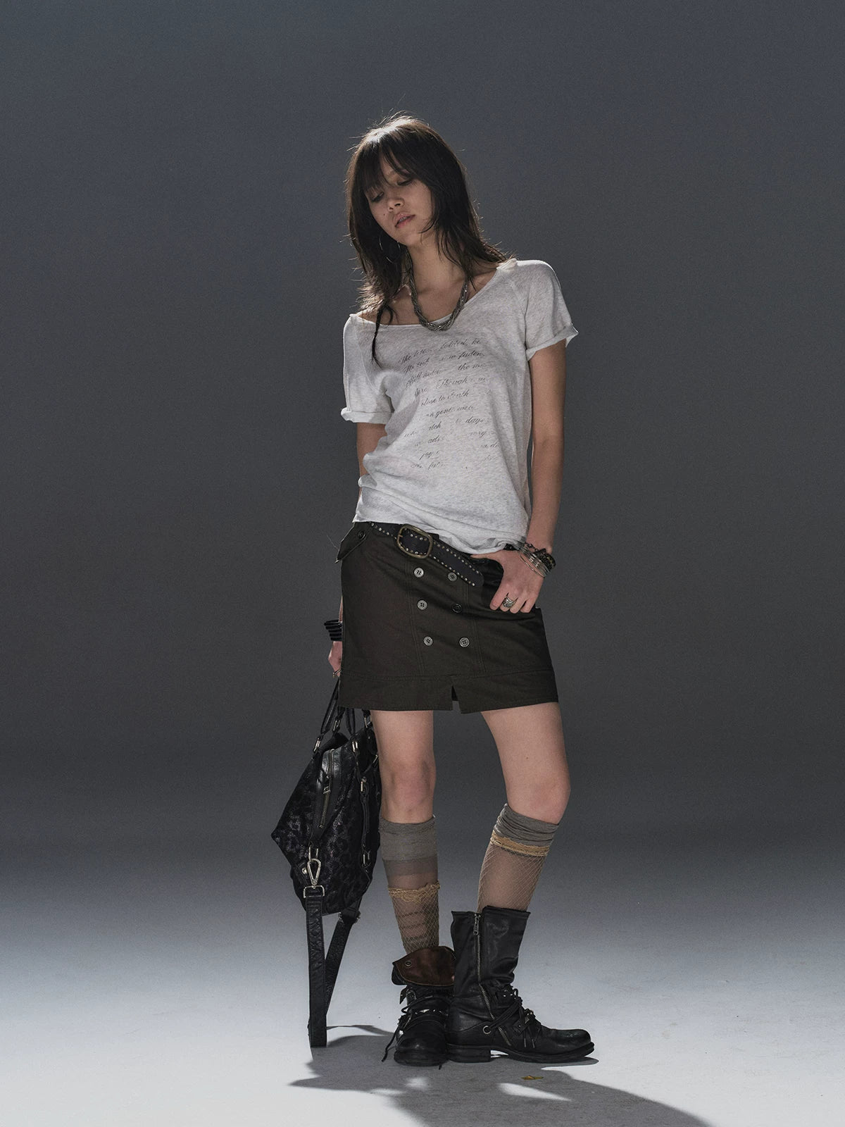 WearAndtear Light Large Round Neck Shoulder Plunger Tee