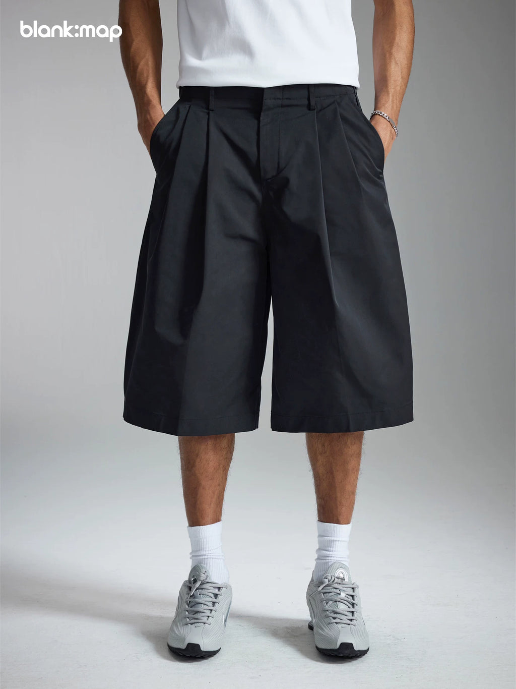 Blank Map Casual Pleated Loose Six-point Trousers