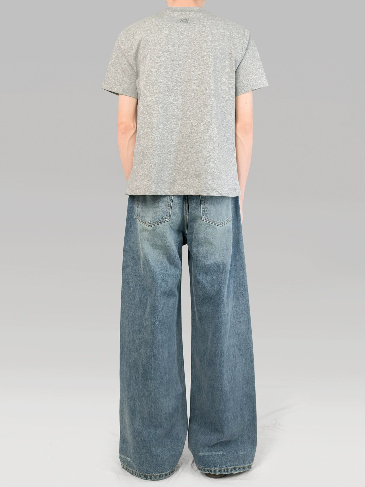 PLUS NO LOGO Washed Old Straight Jeans