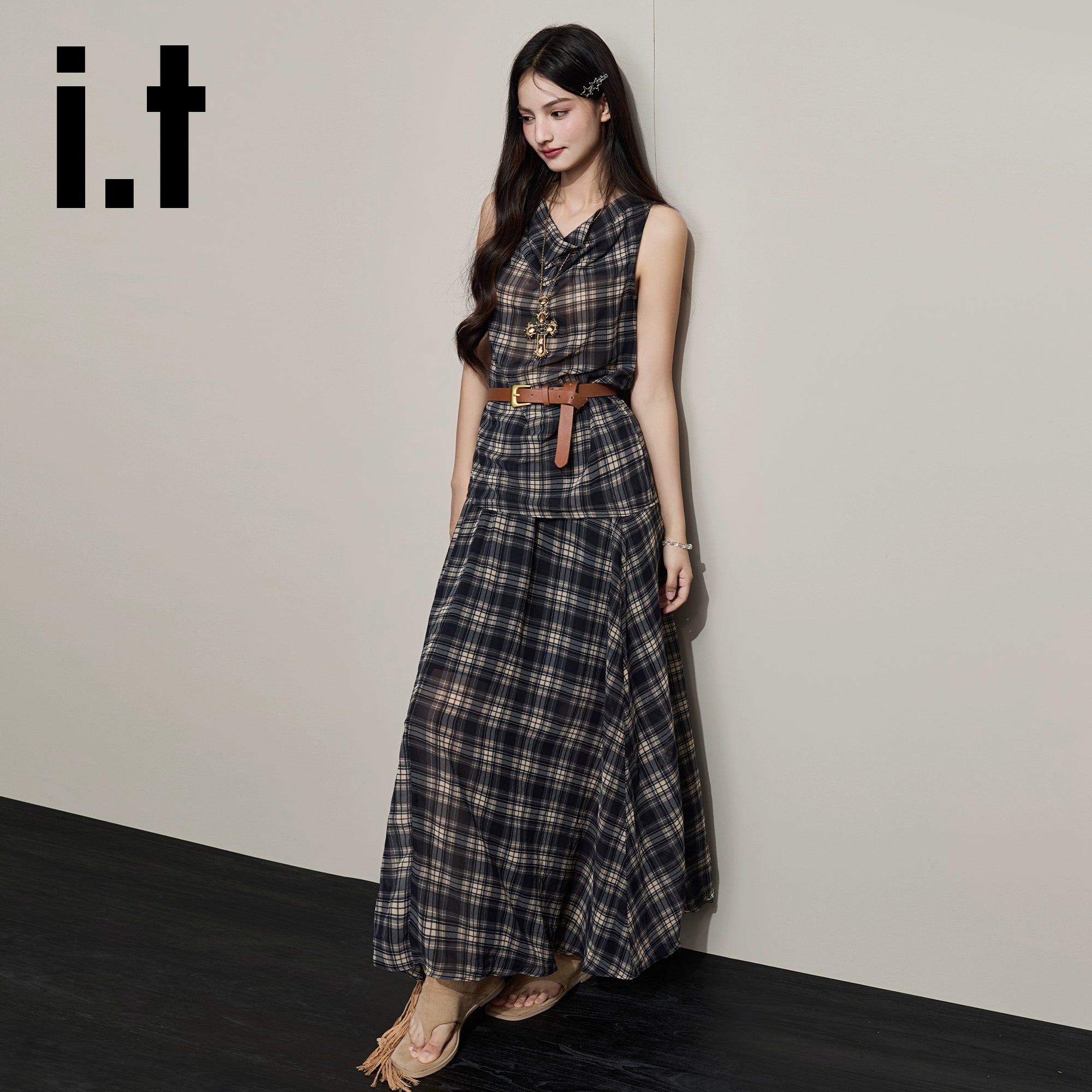 IT: CHOCOOLATE Check Neck Top High Waist Skirt Two-piece Set