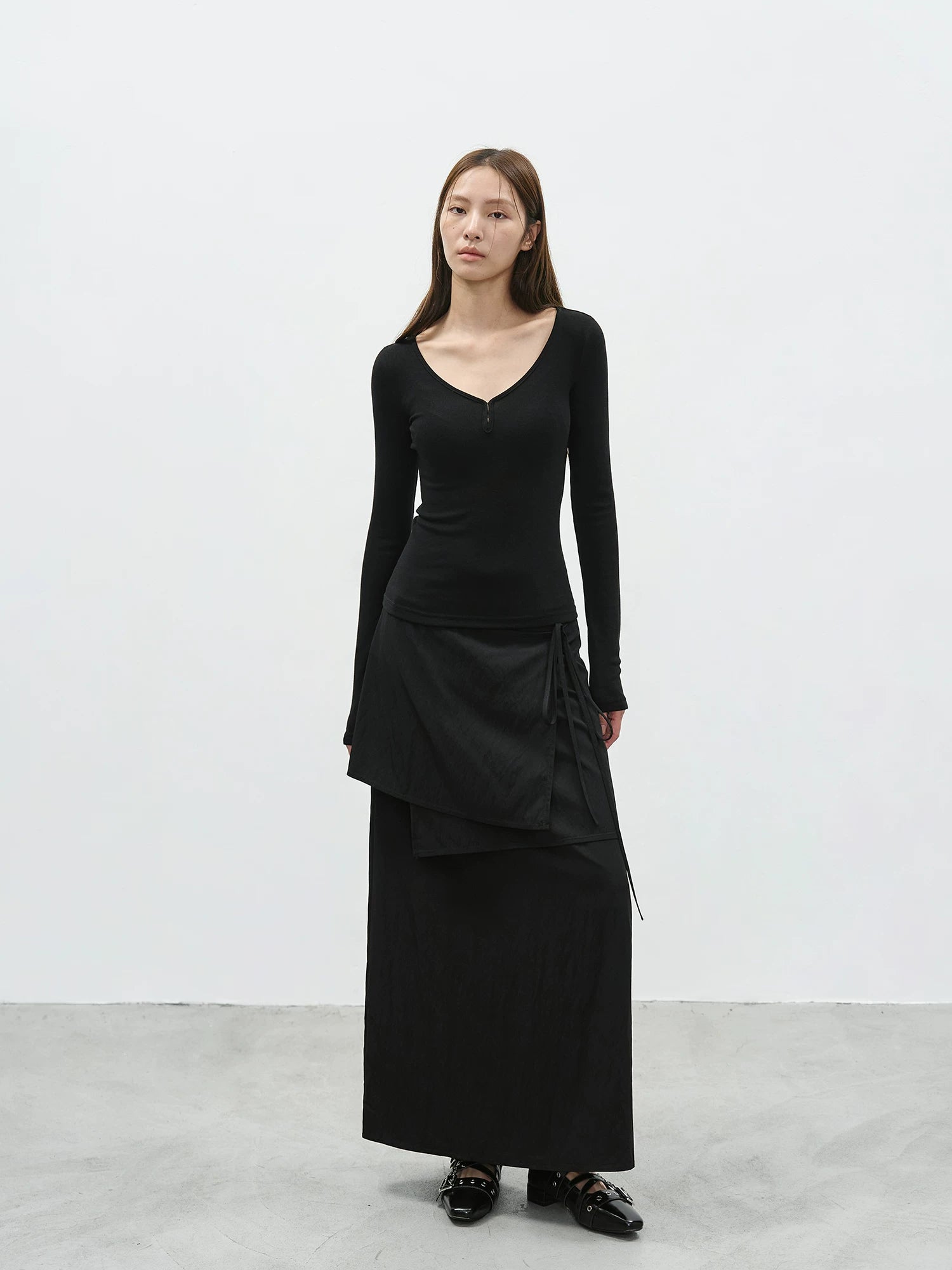 EIGHTHMONTH Irregular Laminated Slim Skirt