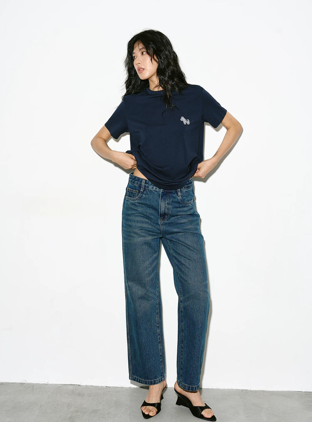 EIGHTHMONTH Loose and Thin Casual Tee