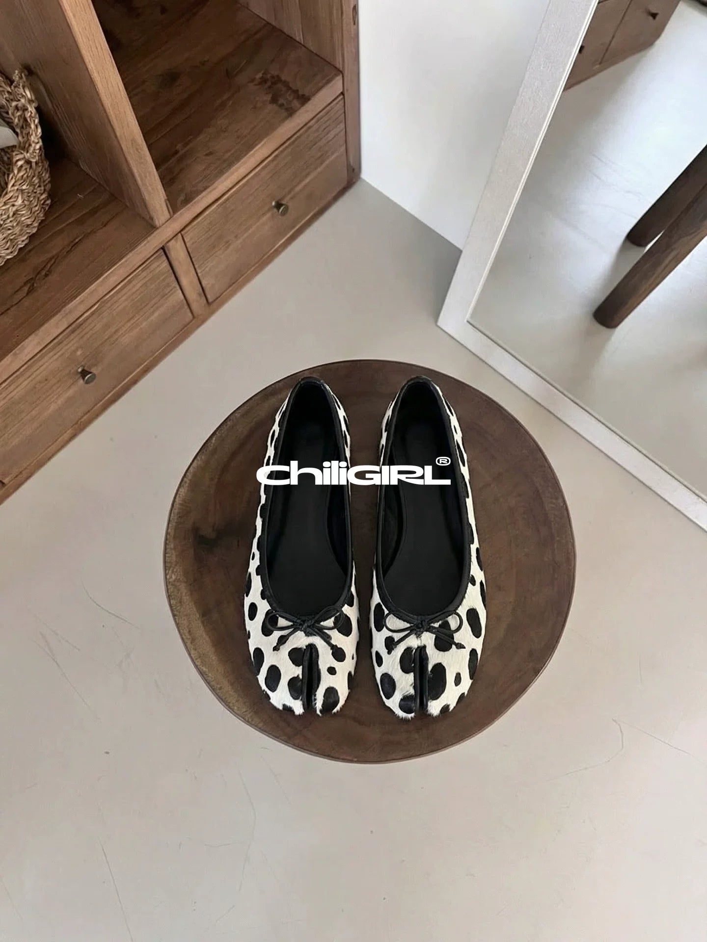 CHILIGIRL Cow-pattern Bow Light-mouth Single Shoes