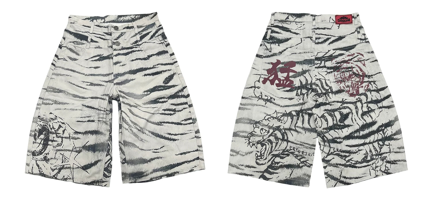 Luuucam Tiger Graffiti Print Seven-point Denim Shorts