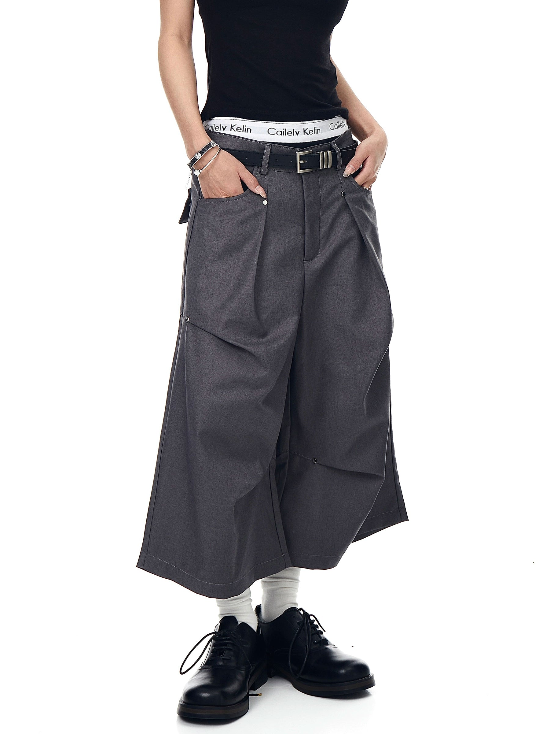 BLACKLISTS riveted pleated cropped trousers