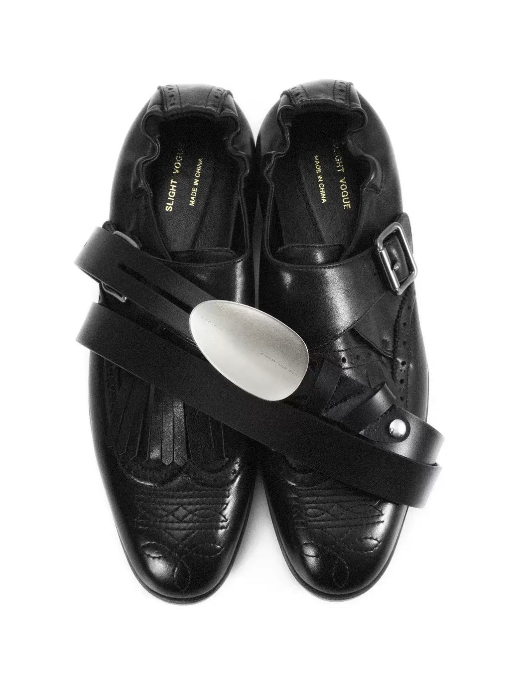 Slight Vogue Tassel Punched Brock Embroidered Leather Shoes