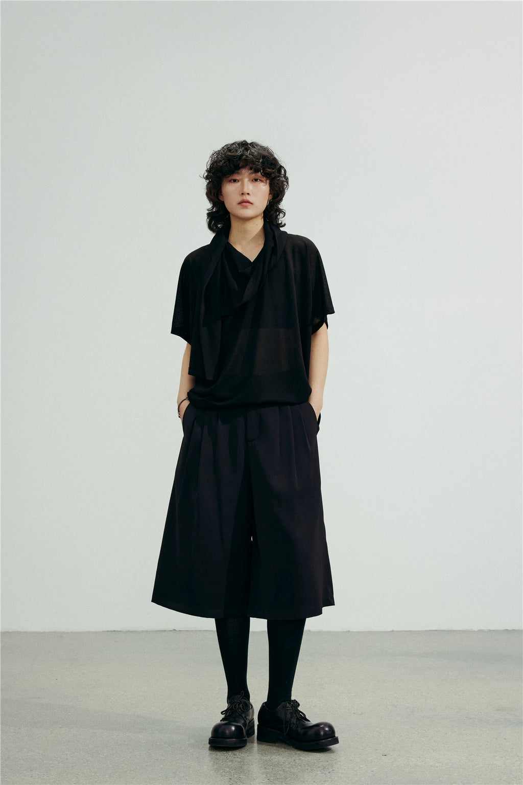 SUNYVONNE Loose-fitting Pleated Casual Shorts