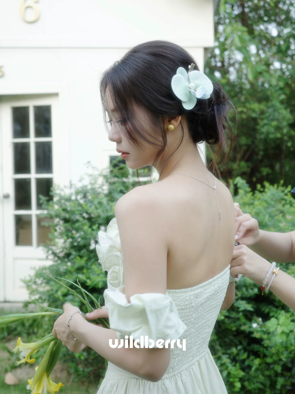 Wildberry One-word Shoulder Waist Temperament Dress