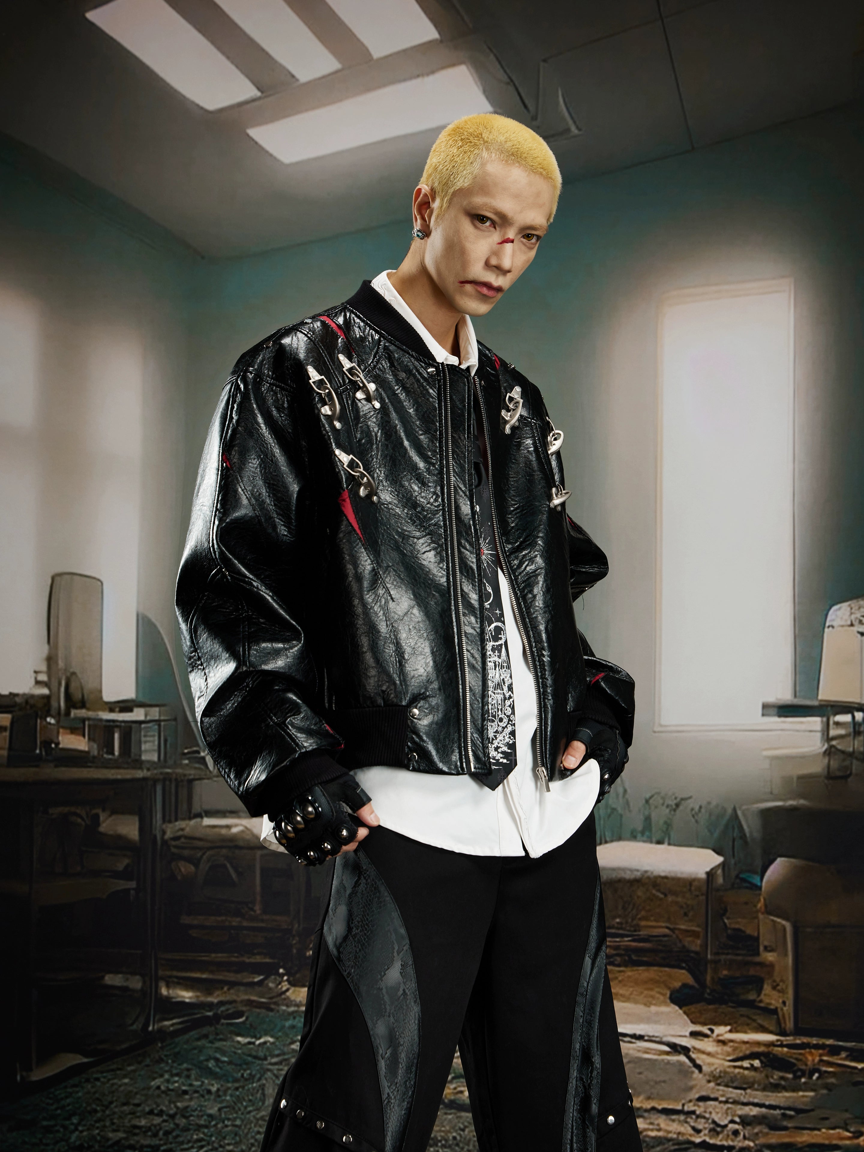 NUndefined Contrasting Color Splicing Stand-up Collar Short Zipper Leather Jacket