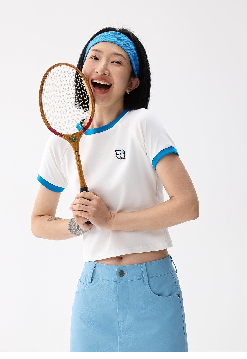 OWOX Color Matching Short Logo Slim and Thin Tee