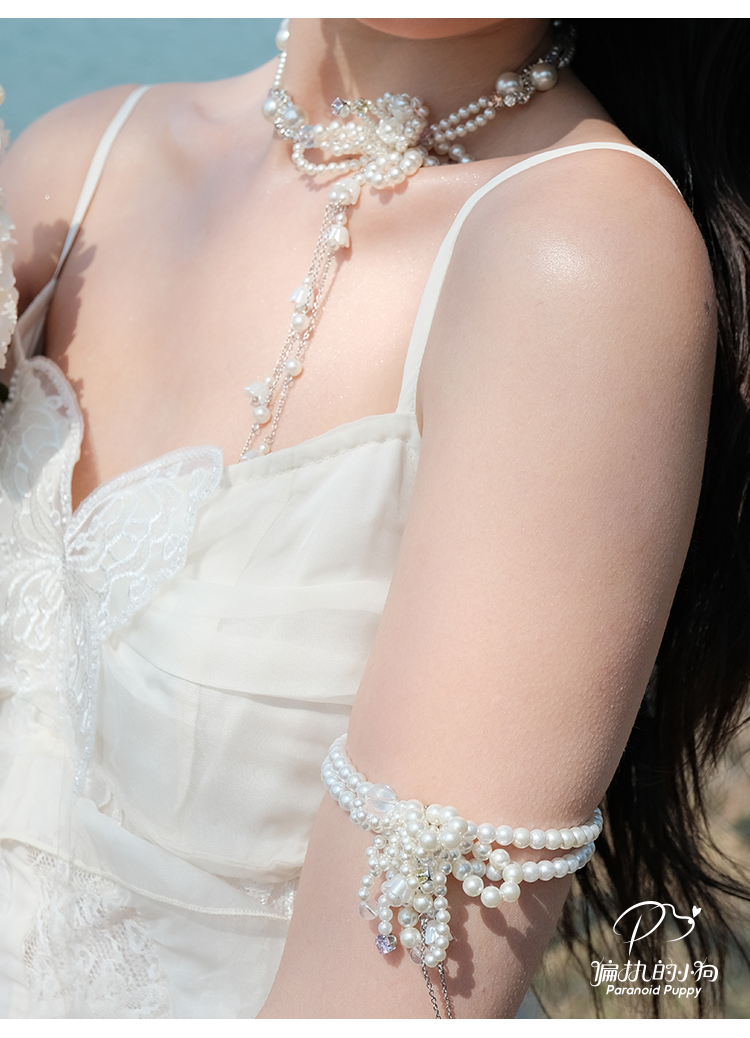 ParanoidP Pearl Flower Fringed Arm Ring