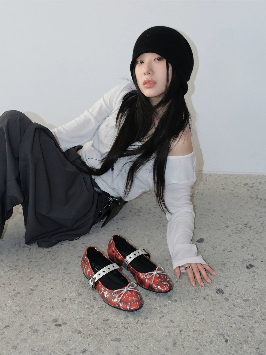 Mooreyu Bow Light Mouth One Word with Flat Sole Shoes