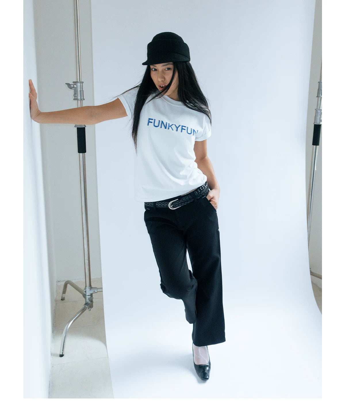 FUNKYFUN Contrasting Color Front Shoulder Simple Tee