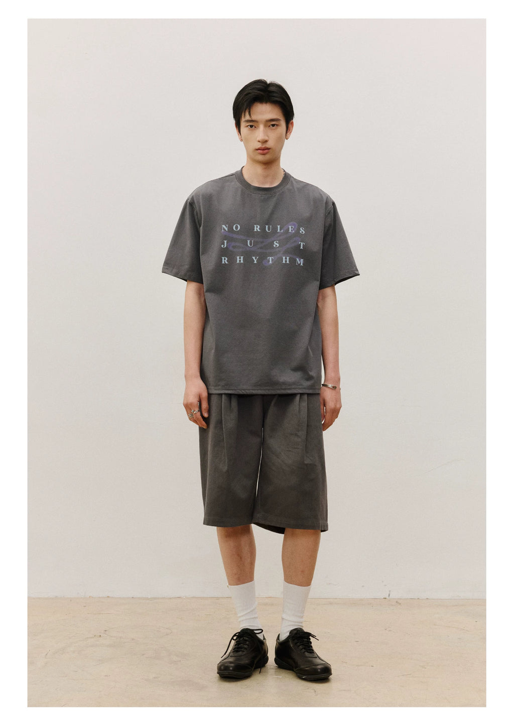 LR Cool Unreal Line Print Tee
