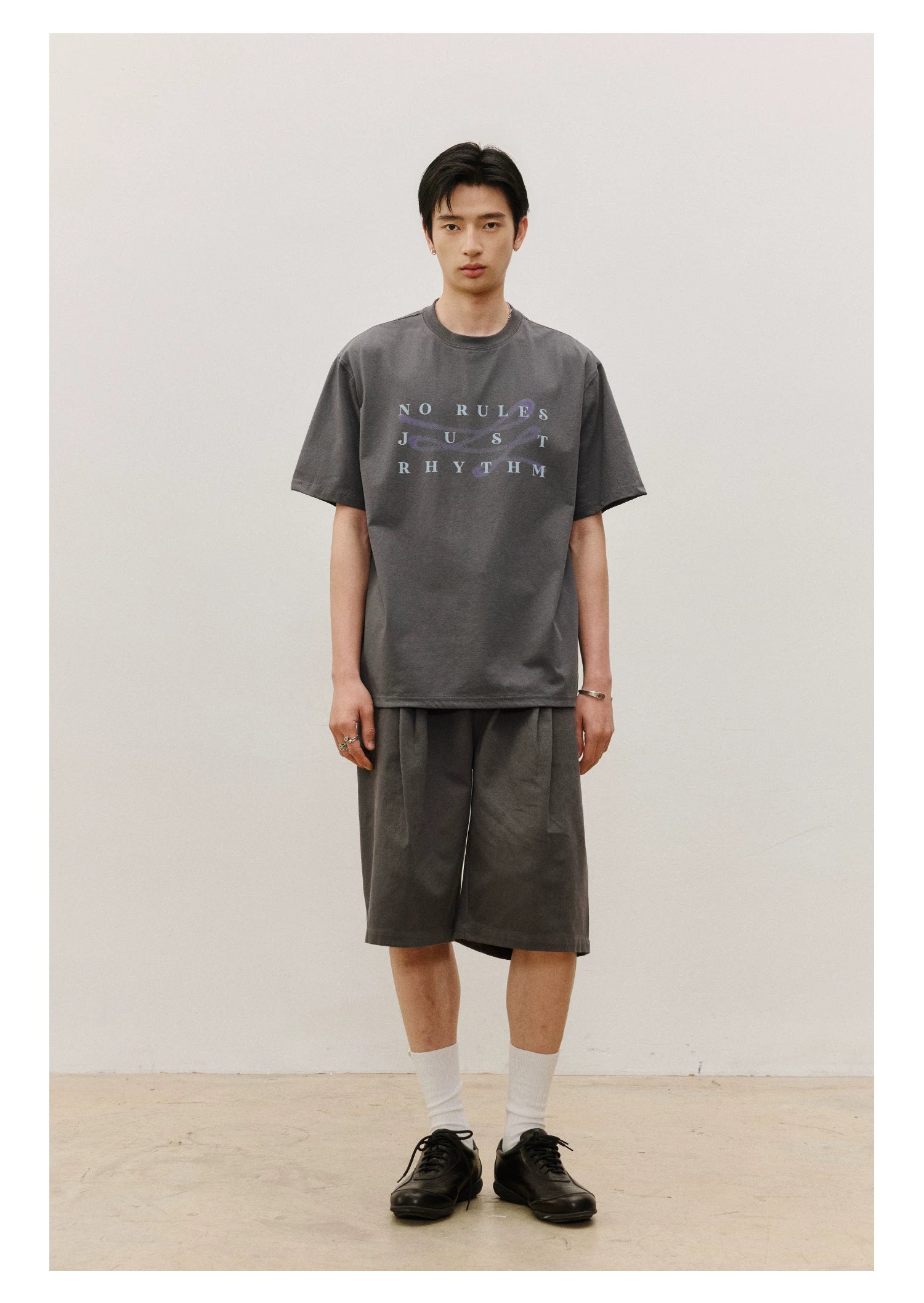 LR Cool Unreal Line Print Tee