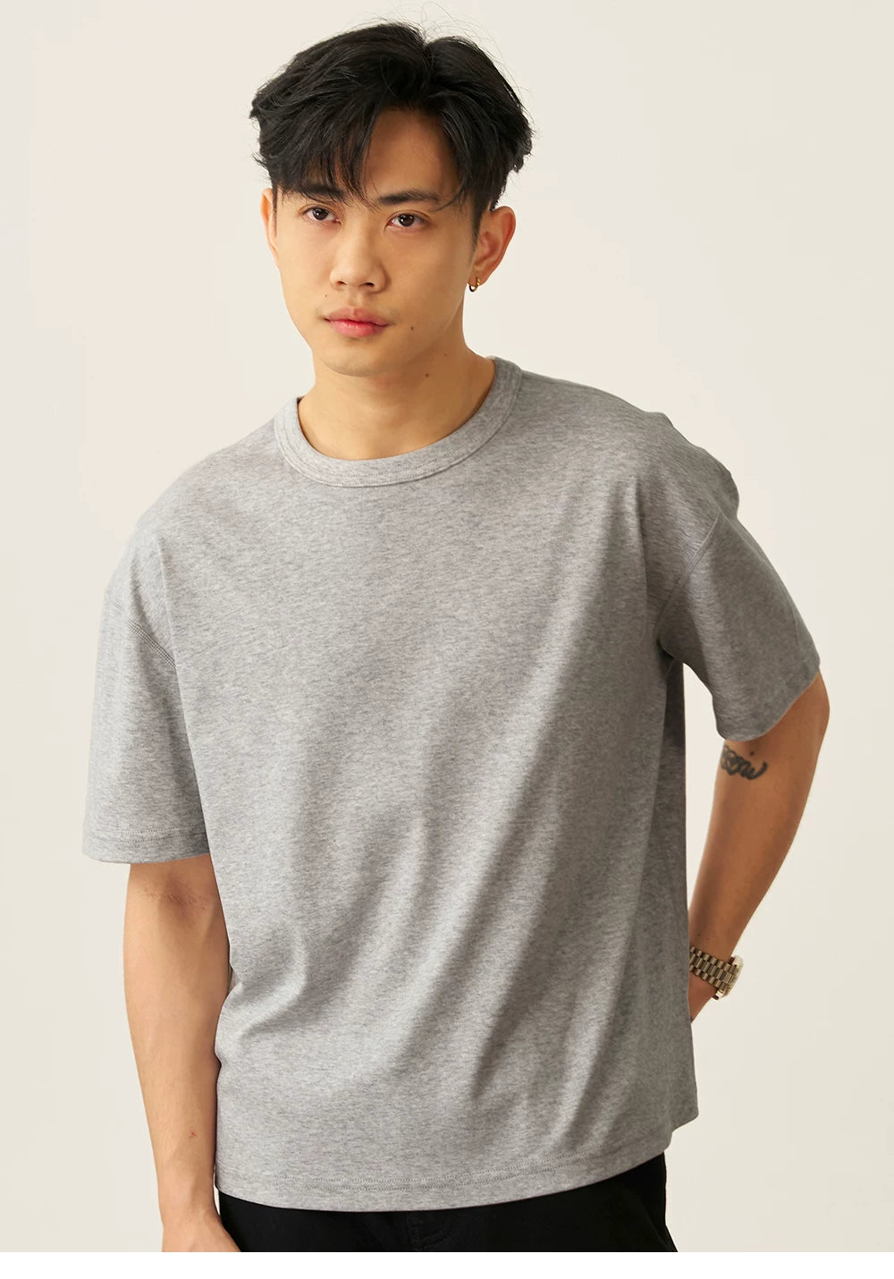 GOODLIVEABLE Small Neckline Casual Versatile Tee