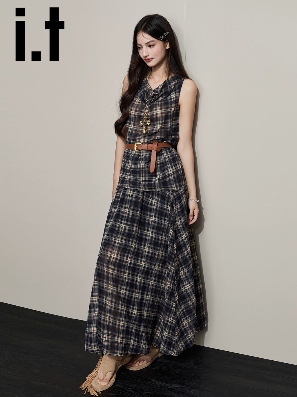 IT: CHOCOOLATE Check Neck Top High Waist Skirt Two-piece Set