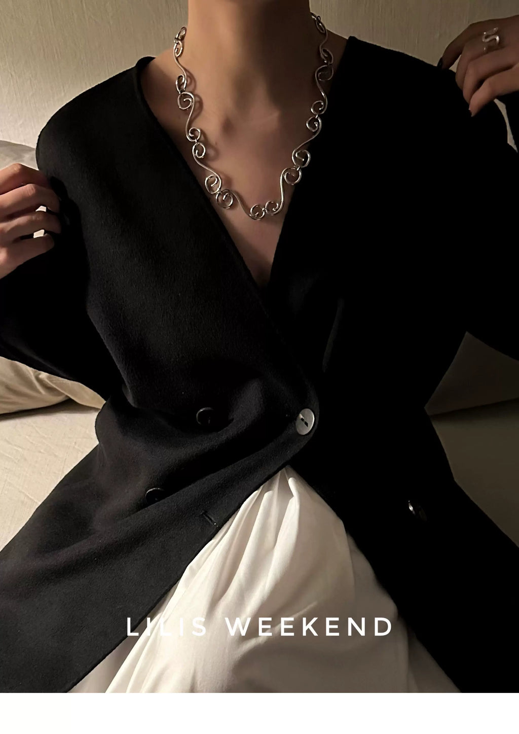Lilis Weekend Premium Aura Niche Necklace