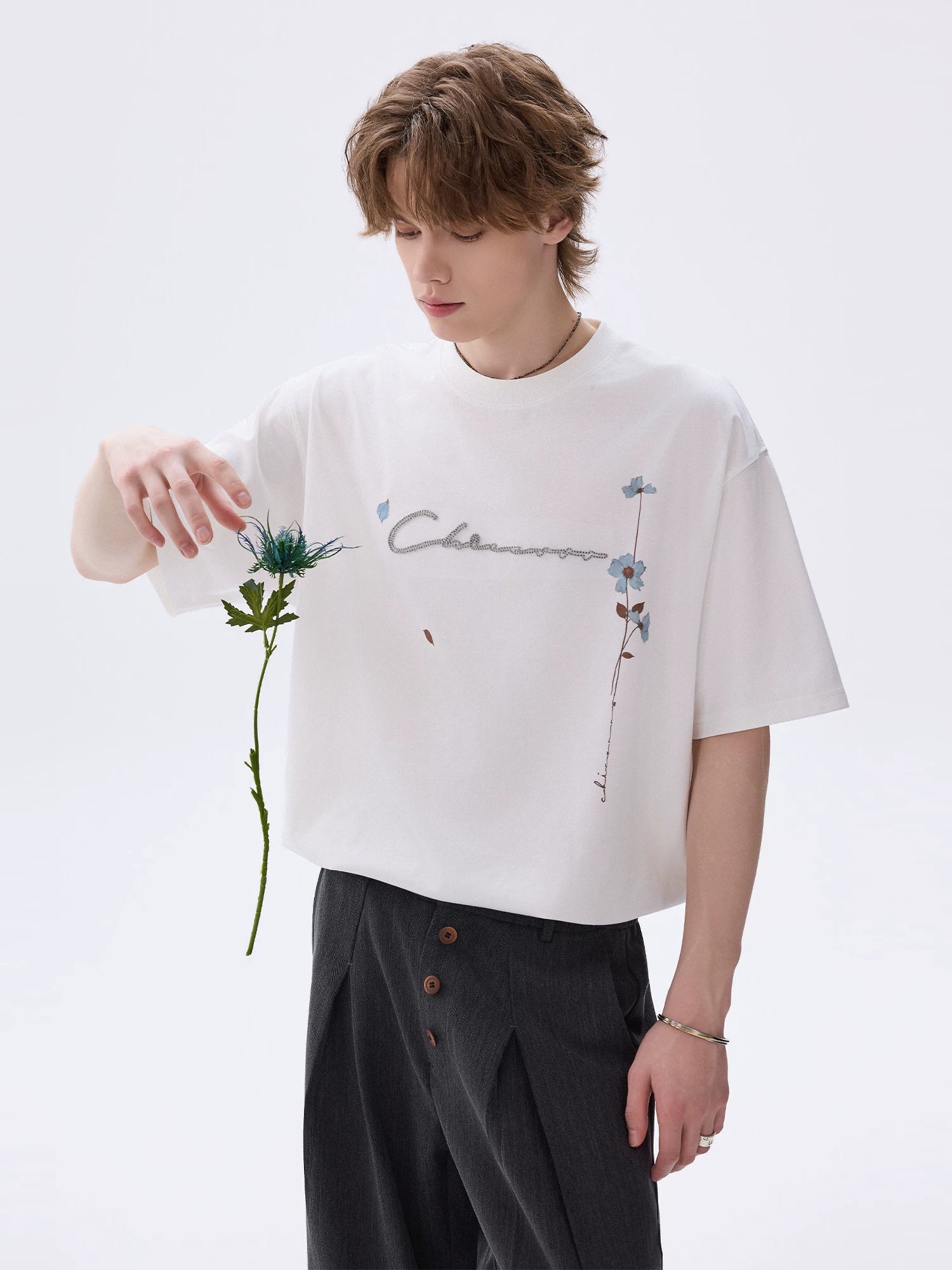 CHOR Flower Embroidery Simple Tee