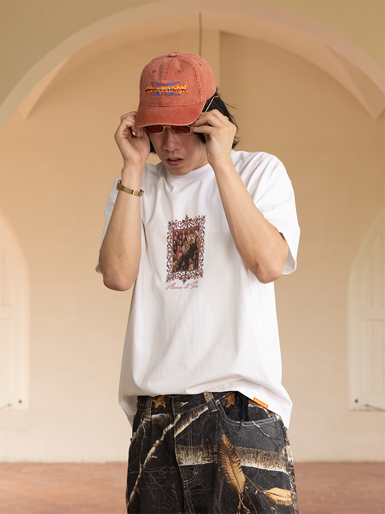 AVENUESON Rush Hour Theme Print Tee