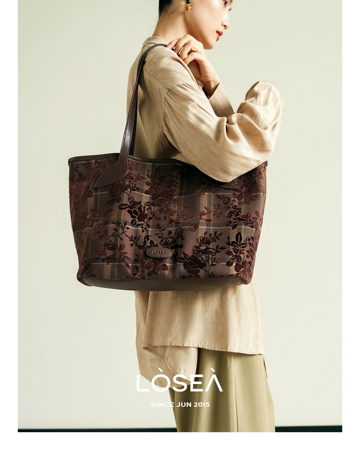 LOSEA "All Things Grow" Tie-dye flocking large-capacity tote bag