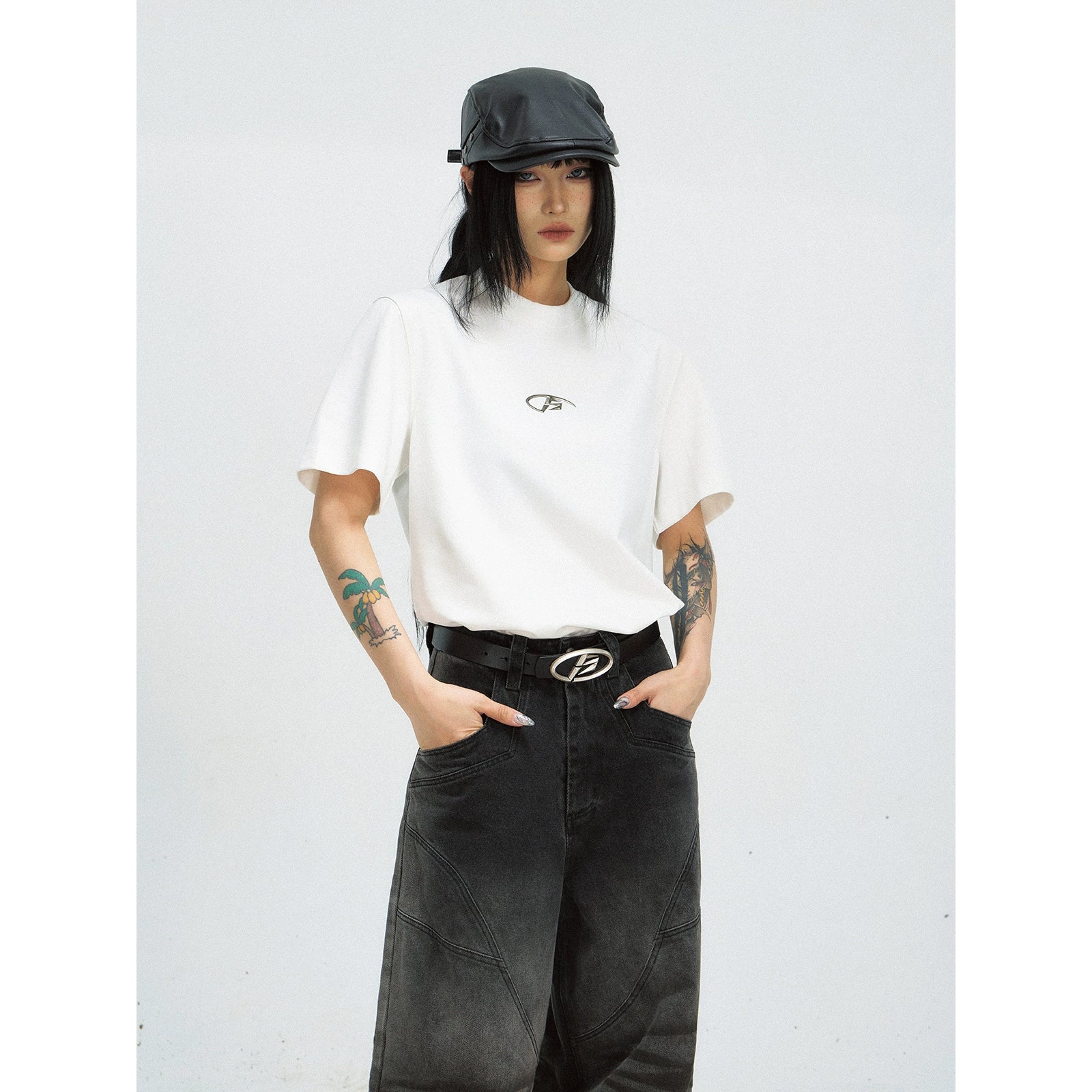 PEOPLESTYLE Simple Basic Metal Logo Tee