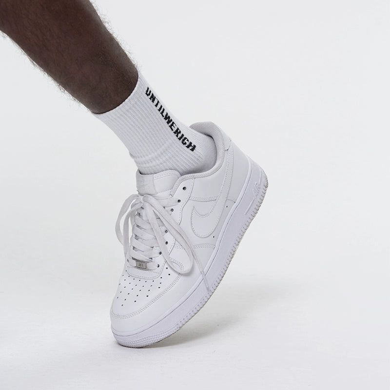 UNTILWERICH Street Solid Color Sports Cotton Medium Tube Socks