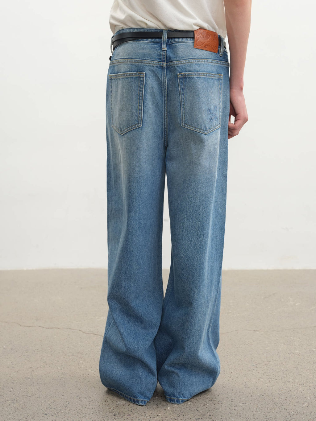 JCAESAR Straight Slightly Loose Jeans