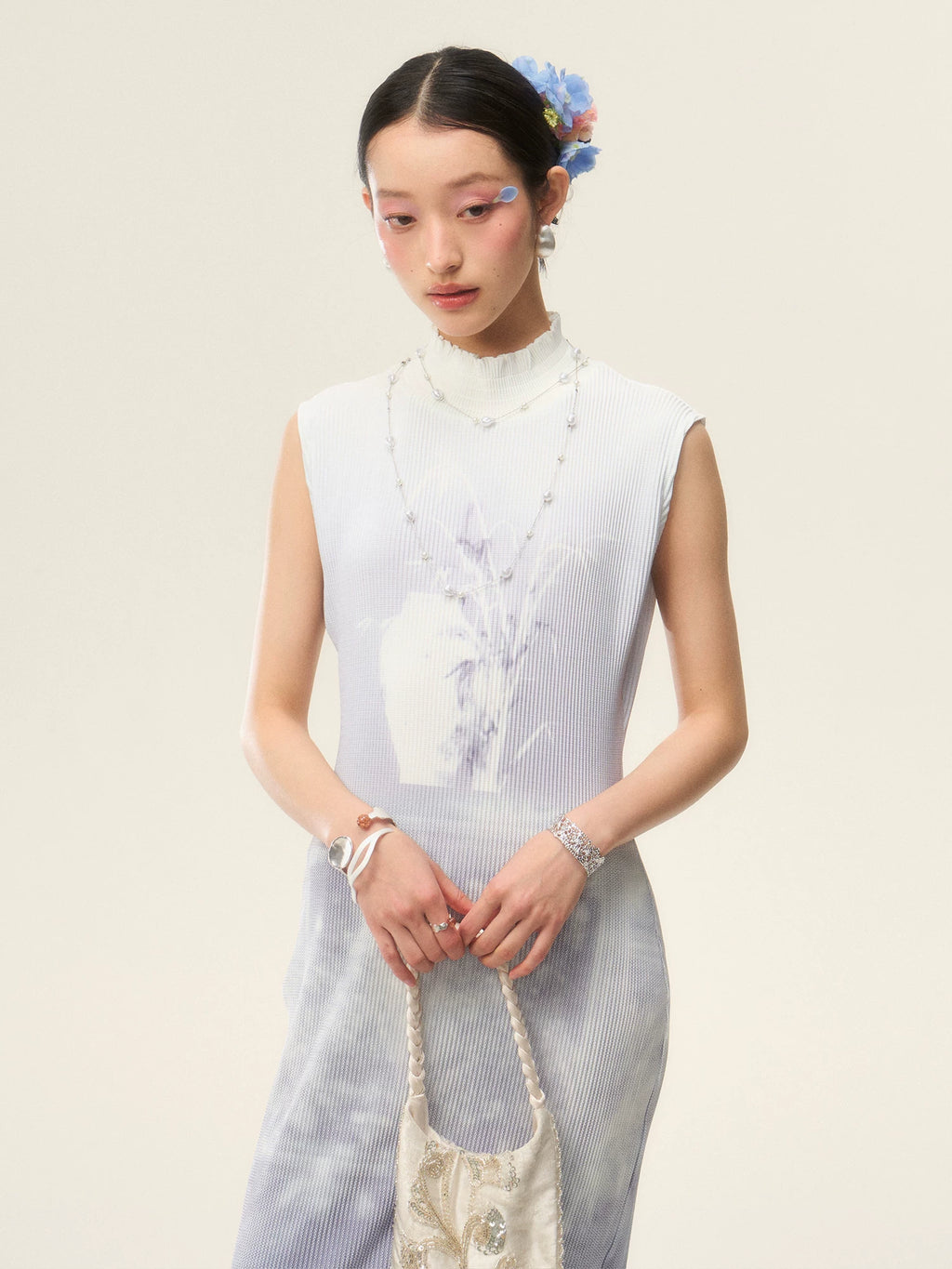 LOUMUTAKU Pleated Vase Gradual Change Sleeveless Dress