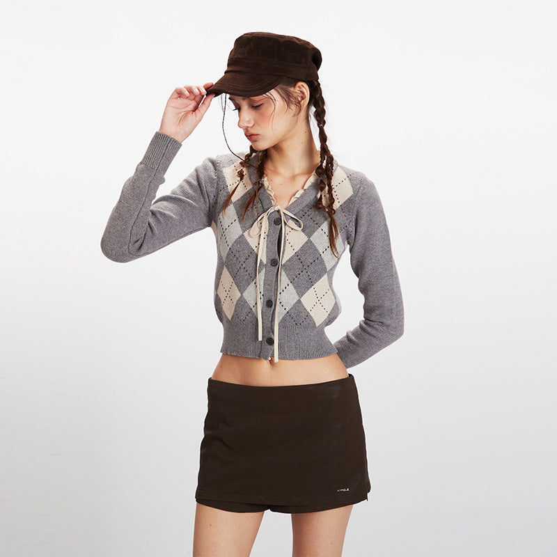 Nariele Rhombus Short Cardigan V-neck Sweater