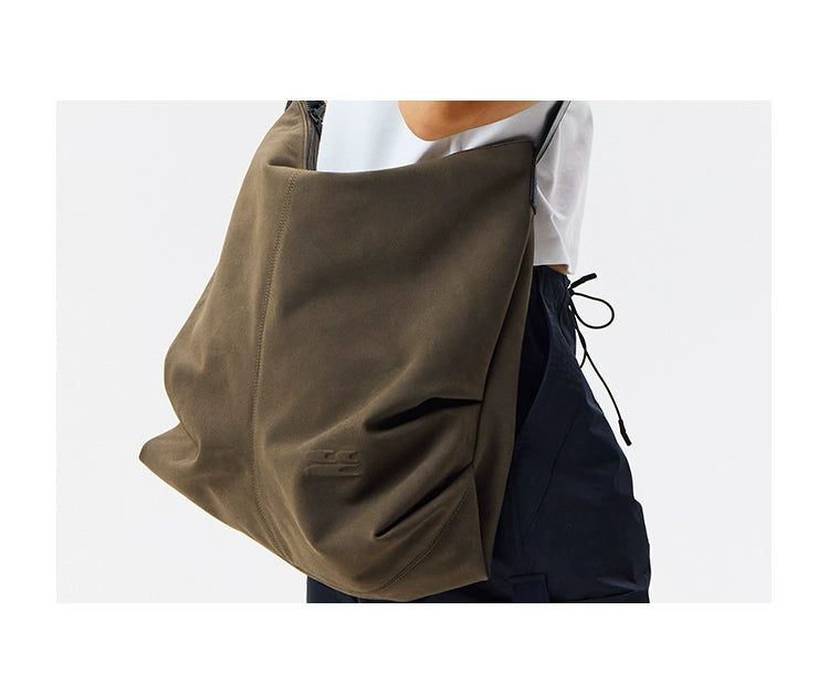 CryingCenter Contrasting Splicing Pleated Large Messenger Bag