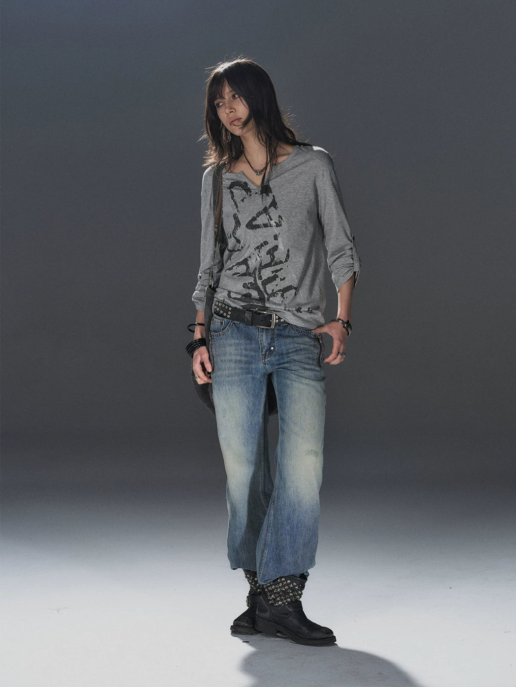 WearAndtear Small V-neck Loose and Light Long Sleeves