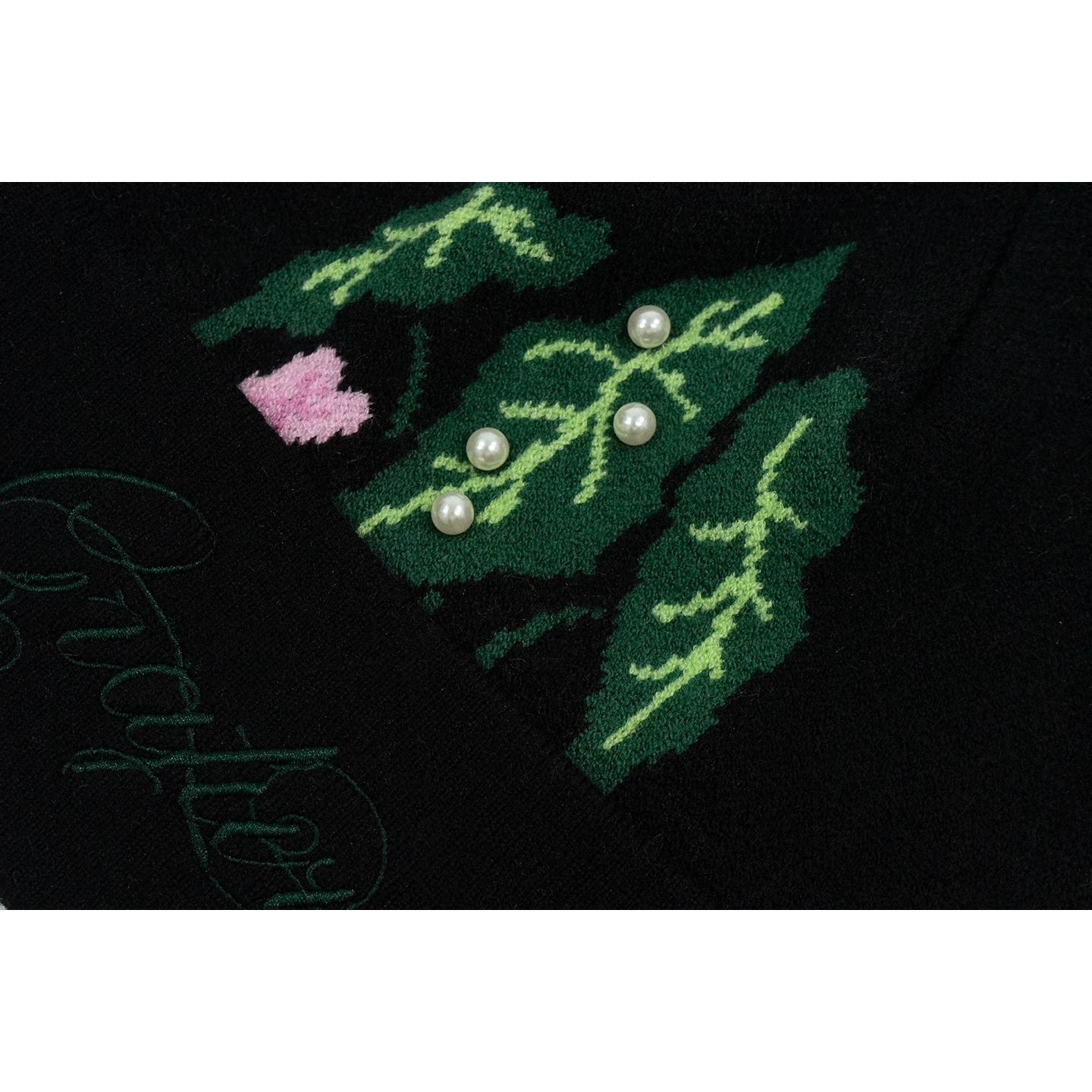 GRAF Pearl Knitted Letter Embroidered Wool Cap