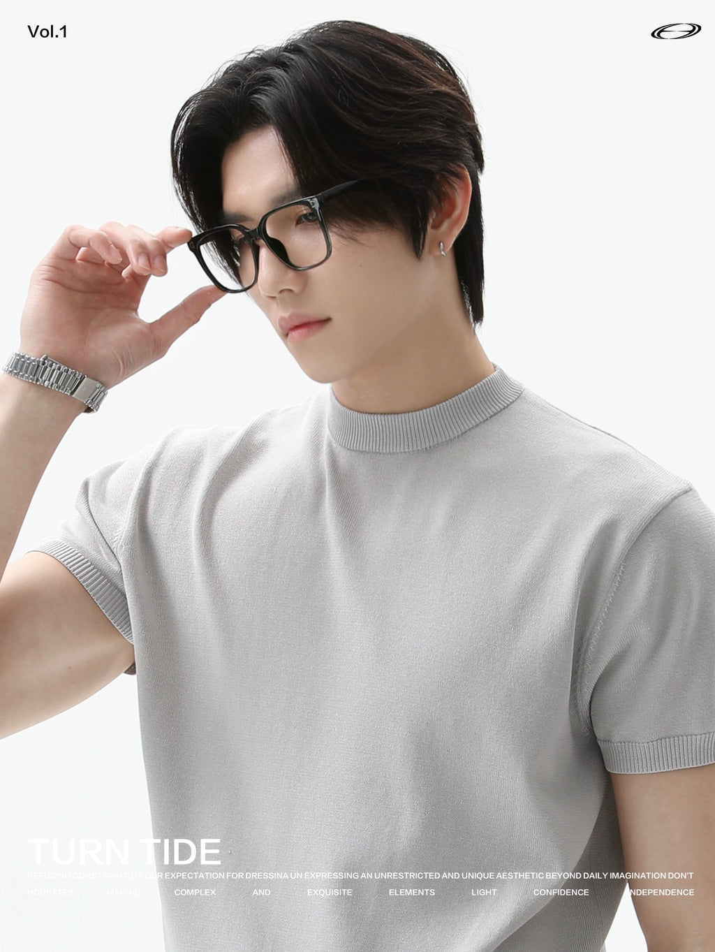 TURNTIDE Ice Silk Slim Knit Small Neckline Tee