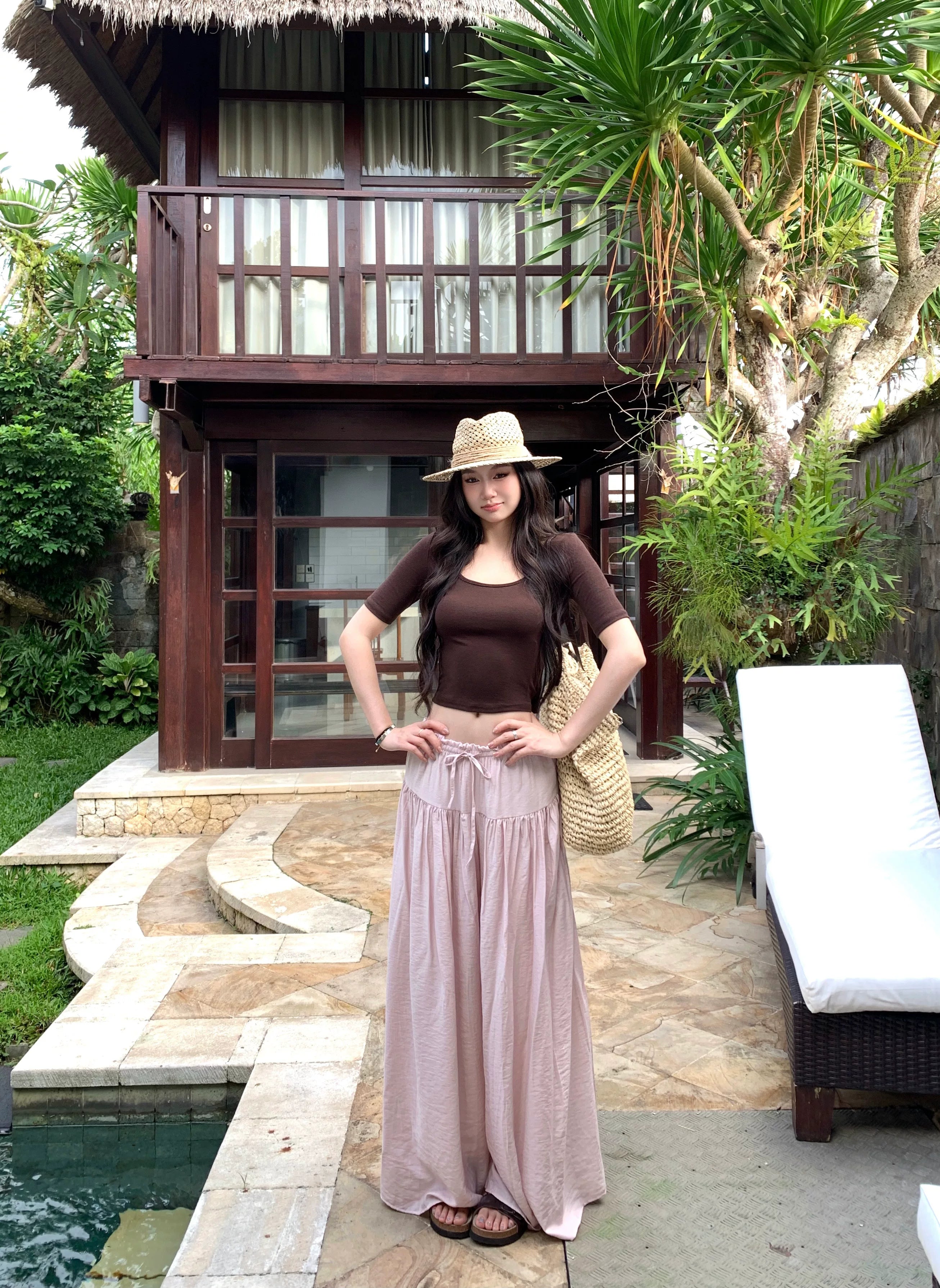 WITHMIN Low-rise Slim Pleated Wide-leg Pants