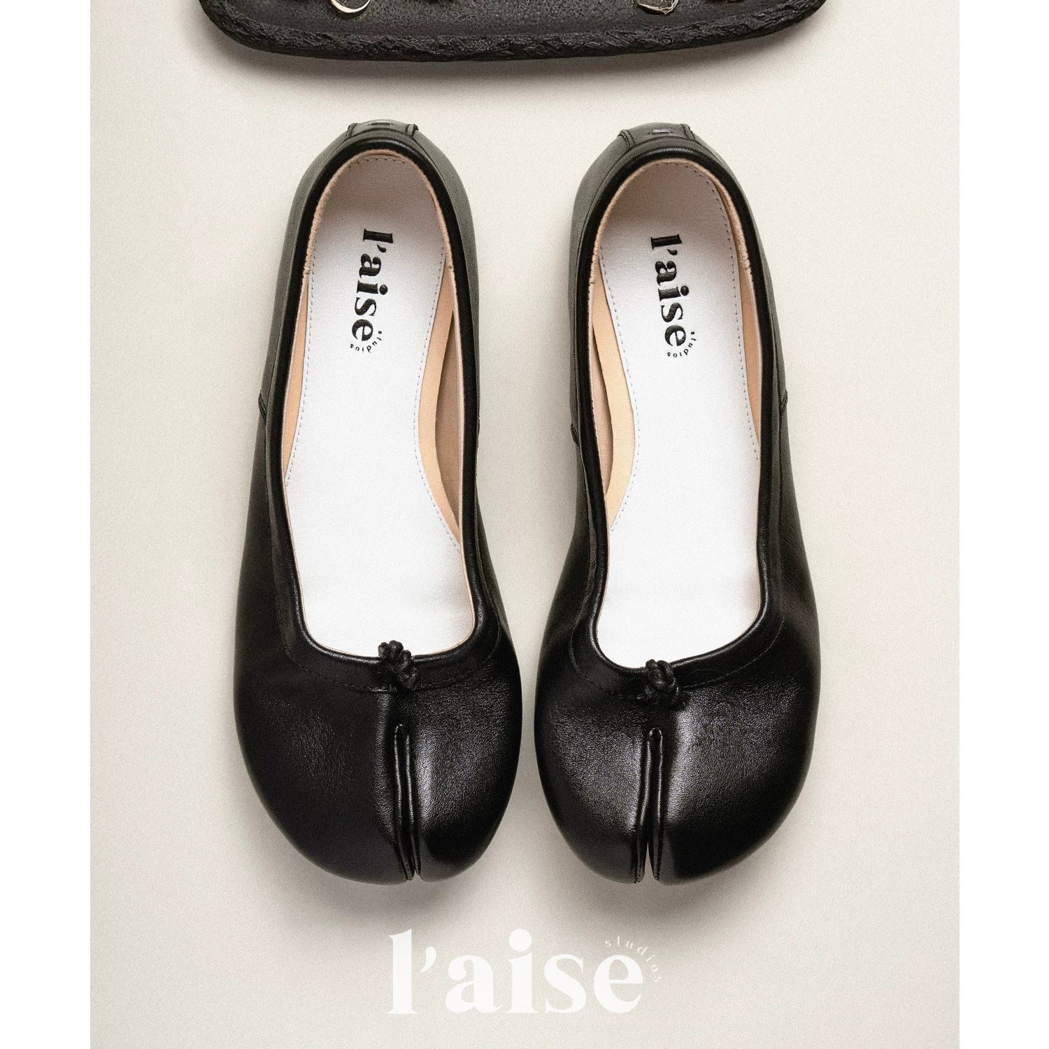 L'aise Flat-bottomed Light-mouth Split-toe Shoes