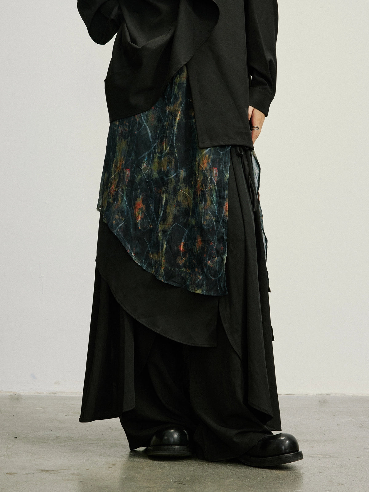 SUNYVONNE Versatile Medium and Long Stacked Fart Curtain Apron