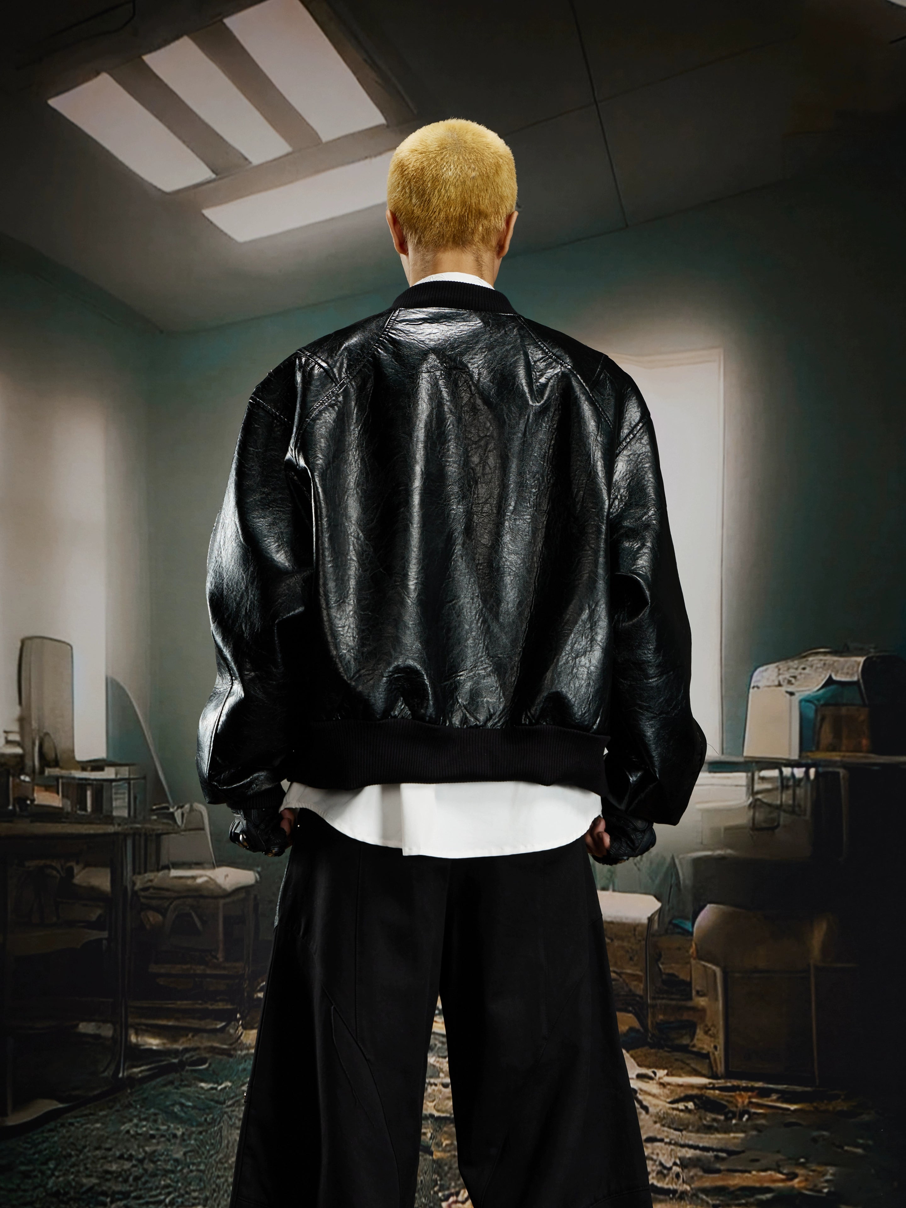 NUndefined Contrasting Color Splicing Stand-up Collar Short Zipper Leather Jacket