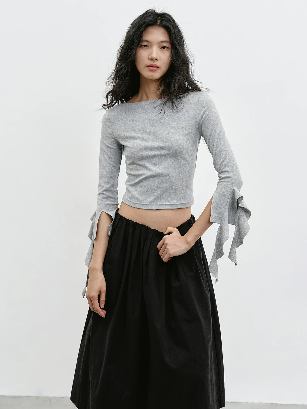 EIGHTHMONTH Slim and Thin Casual Tee
