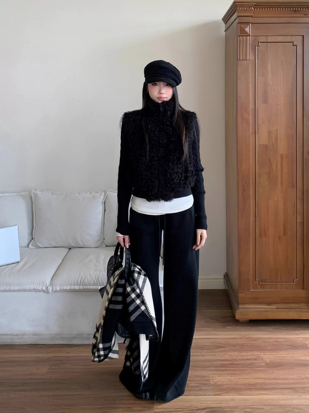 WITHMIN Slim-fitting and Thin Fluffy Short Coat